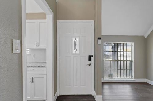 1444 Weiler Blvd, Fort Worth TX  76112-2906 exterior