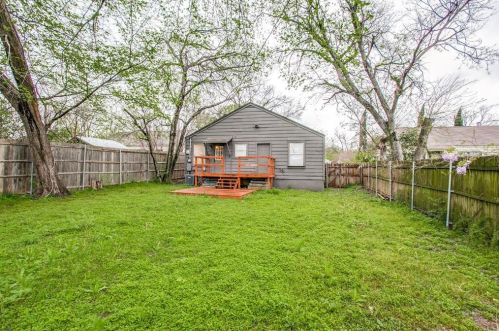 2516 Ryan Ave, Fort Worth TX  76110-2525 exterior