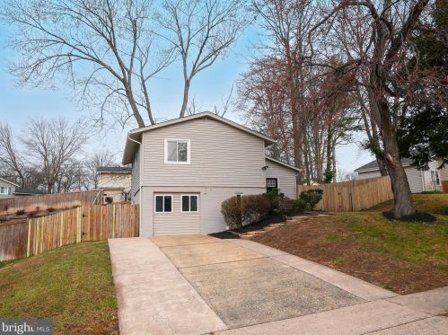 9063 Andromeda Dr, Springfield VA  22015-3509 exterior