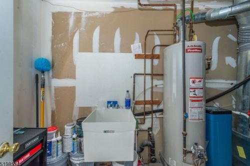 605 Tulsa Ct, Hackettstown NJ  07840-1694 exterior