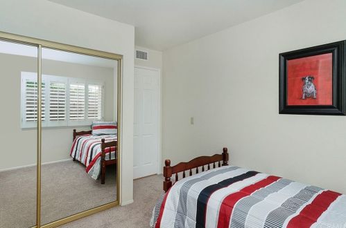 6 Descanso, Irvine CA  92620-1843 exterior