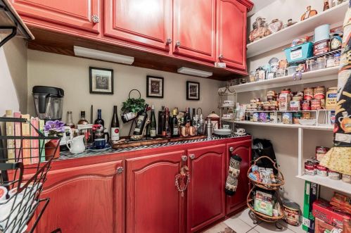 702 Timber Cv Dr, Taylor Lake Village TX 77586-4617 exterior