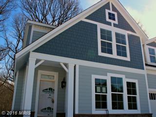 605 Valley Dr, Vienna, VA 22180-4865