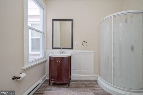 114 Ctr St, Camden NJ  08109-2201 exterior