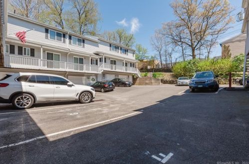 23 Pearl Lake Rd, Waterbury, CT 06706-2500