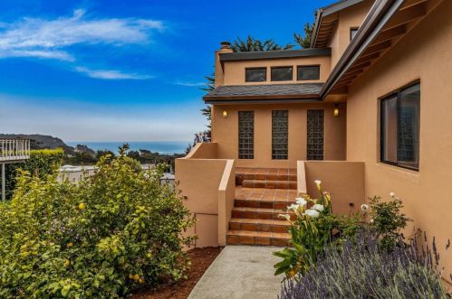 580 Stetson St, Moss Beach, CA 94038-9706