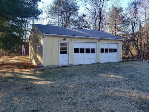 10 Church Ln, East Lyme, CT 06333-1620