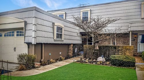 643 Burgundy Ct, Elk Grove Vlg, IL 60007-7405