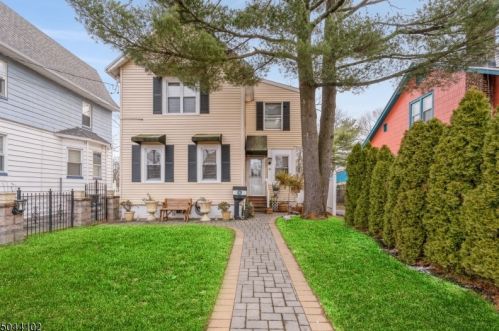 82 Montgomery St, Bloomfield, NJ 07003-6064