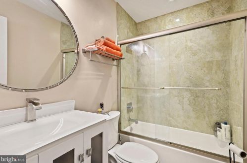 4941 Sauquoit Ln, Annandale, VA 22003-5100