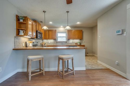 305 Trl Vw Ln, Garland TX  75043-5631 exterior