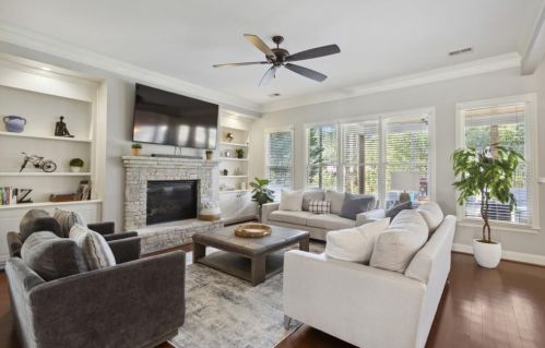 421 Battlefield Creek Dr, Marietta, GA 30064-5475