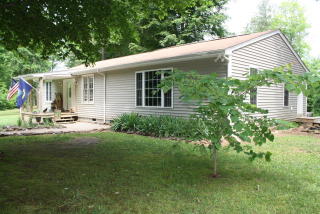 2560 Flat Rock Rd, Blackstone, VA 23824-3907