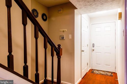8621 Kenosha Ct, Lorton, VA 22079-3044