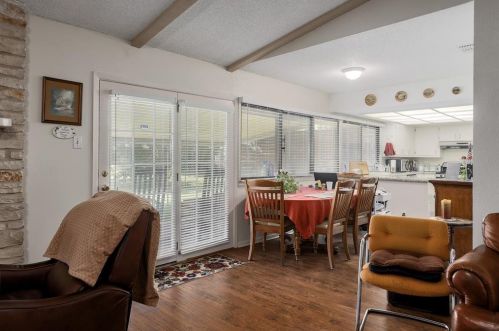 6430 Bridgewater Dr, Austin TX  78723-3927 exterior