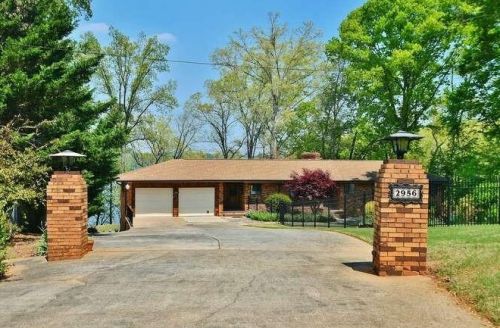 2956 Skylark Pl, Gainesville, GA 30506-1826
