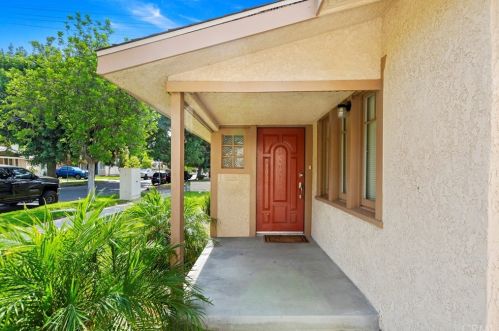 3776 Briscoe St, Riverside, CA 92506-1811