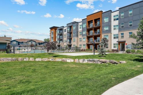 90 Resaca Dr, Sandy UT  84070-2067 exterior