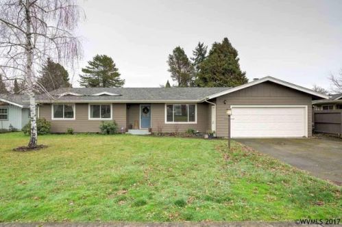 440 Grant St, Silverton OR  97381-1002 exterior