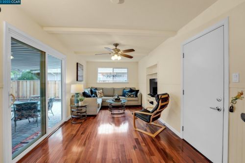 2378 Charlotte Ave, Concord CA  94518-2511 exterior