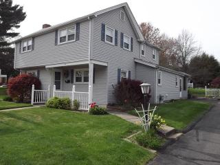 64 Marshall St, Windsor, CT 06095-2418