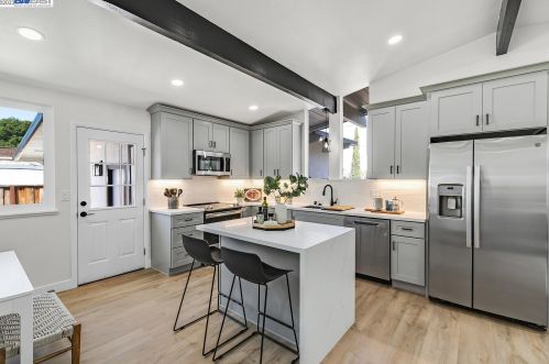 1593 Sunset Dr, Livermore, CA 94551-1947