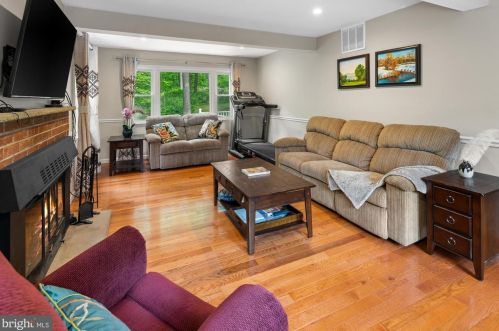 1063 Stuart Rd, Princeton NJ  08540-1219 exterior