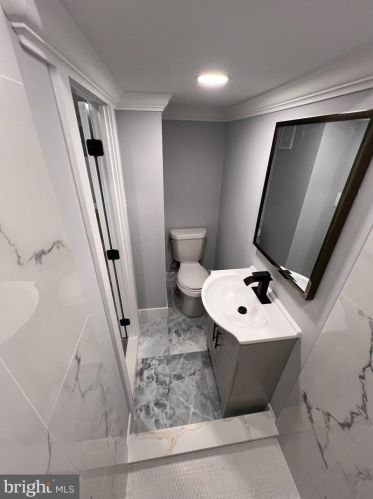 4950 19th St, Philadelphia PA  19112-0017 exterior