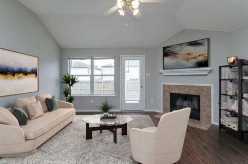 8448 Prairie Fire Dr, Fort Worth, TX 76131-5338