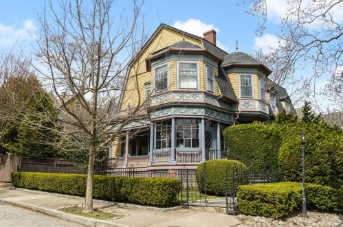 34 Irving Ave, Providence, RI 02906-4109