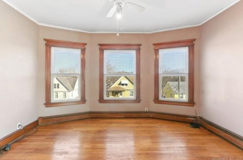 320 Olivia St, Derby CT  06418-1528 exterior