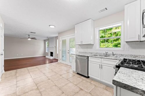 125 Parkside Dr, Stockbridge GA  exterior