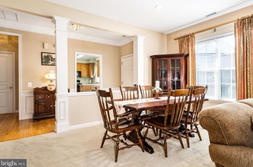 25 Sparrow Dr, Trenton NJ 08690-2464 exterior