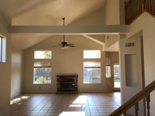 725 Everest St, Los Banos, CA 93635-5152