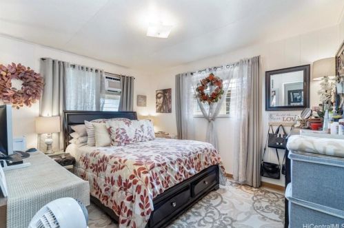 528 Ihe St, Honolulu HI  96817-2237 exterior