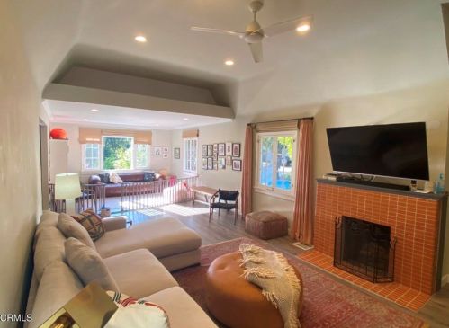 1431 Hillside Dr, Glendale CA  91208-2416 exterior