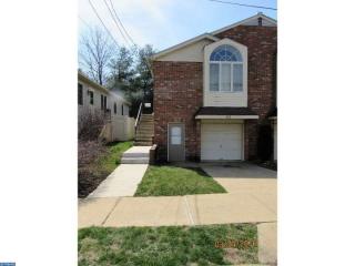 402 Solly Ave, Philadelphia PA  19111-1830 exterior