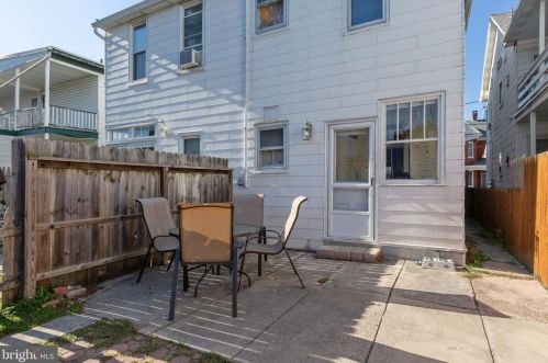 18 Middle St, Hanover PA 17331-3746 exterior