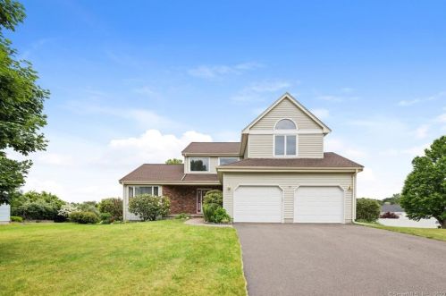 20 Lisa Dr, Wapping, CT 06074-1835