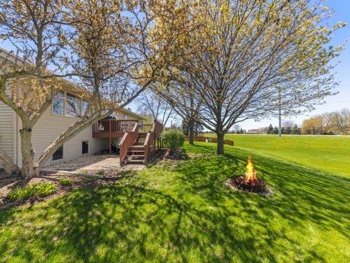 1315 Yorkshire Dr, Sycamore IL  60178-3236 exterior