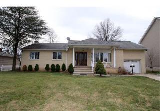 61 Elm St, Colonia, NJ 07067-4035