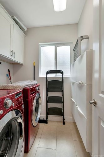 3634 Royal Woods Dr, Van Nuys CA  91403-4214 exterior