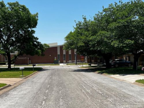 5909 Bowling Dr, Fort Worth TX  76148-3503 exterior