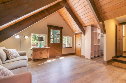 15062 Donnington Ln, Truckee CA  96161-1136 exterior