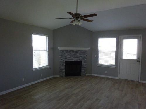 570 Atlantis, Uhland TX  78640-6028 exterior