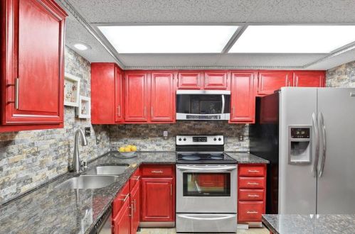 9202 Firelog Ln, Dallas, TX 75243-2028