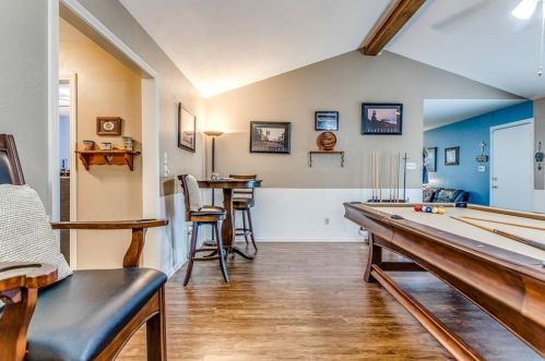 2820 Cliffbrook Dr, Carrollton TX 75007-5709 exterior