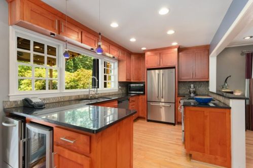 676 Hillpine Dr, Atlanta GA  30306-3277 exterior