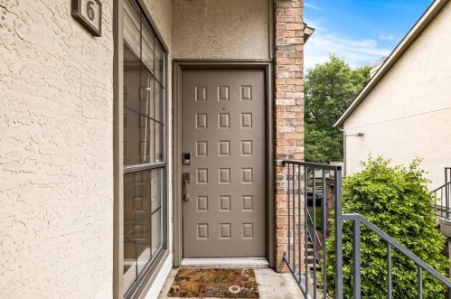 4102 Buena Vista St, Dallas, TX 75204-1754