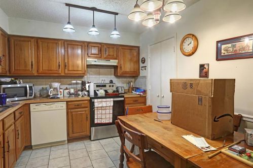 2010 Embassy Way, Carrollton TX 75006-1706 exterior